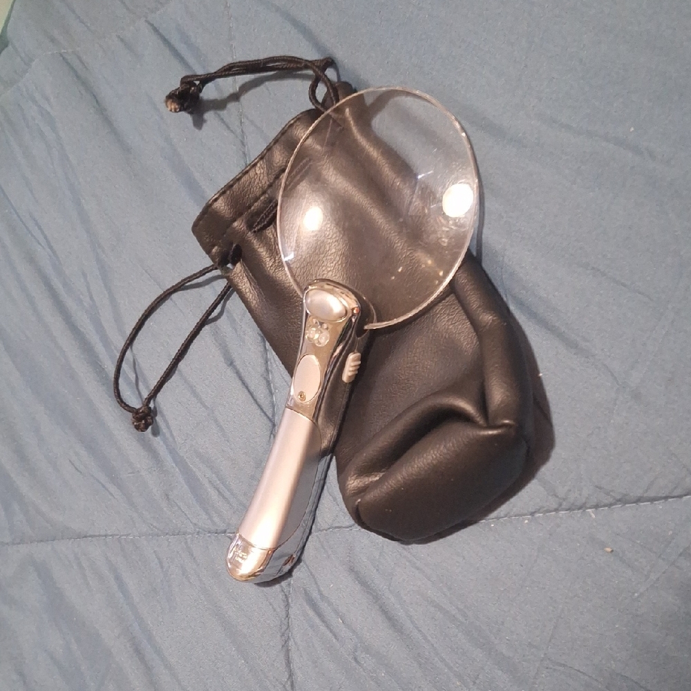 Silver Magnifying Glass with Black Leather Case